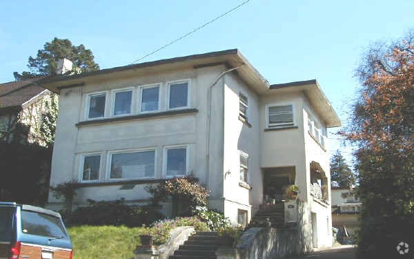 Foto del edificio - 688 Fairmount Ave