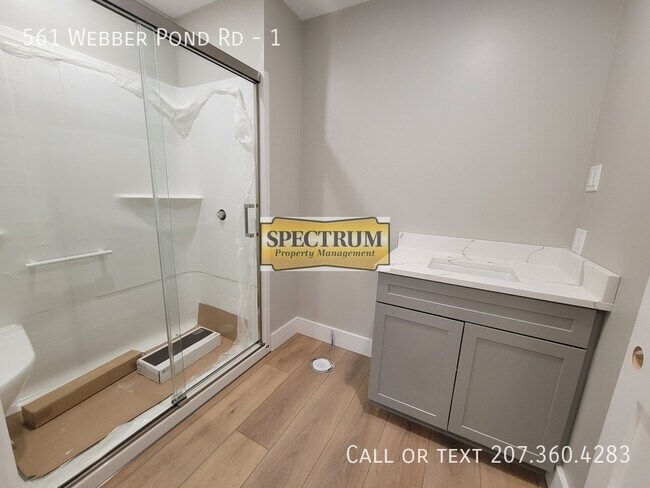Foto del edificio - 561 Webber Pond Rd
