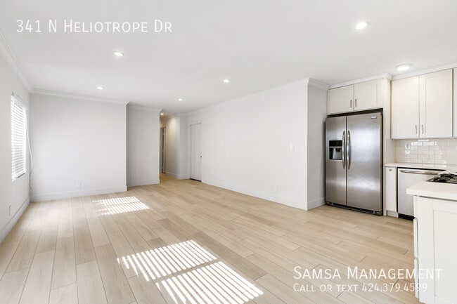 Foto del edificio - 341 Heliotrope Dr