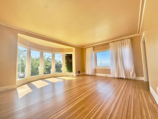 Foto del edificio - 2615 Maxwell Ave