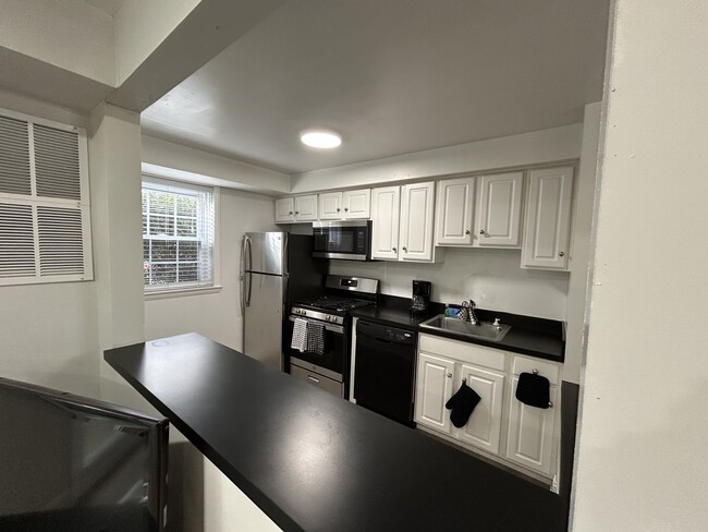 Building Photo - 339 Homeland Southway