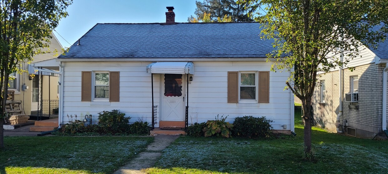 Primary Photo - 1232 Elm St