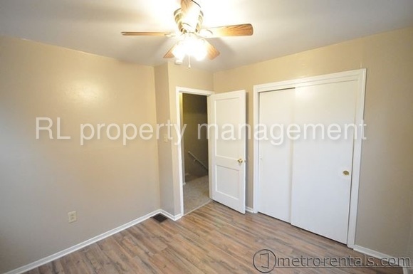 Building Photo - 686 S Hamilton Rd