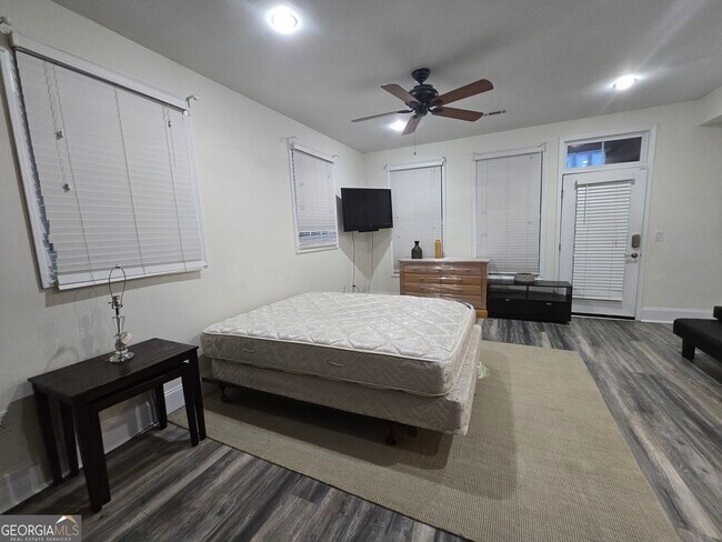 Foto del edificio - 194 Centennial Way