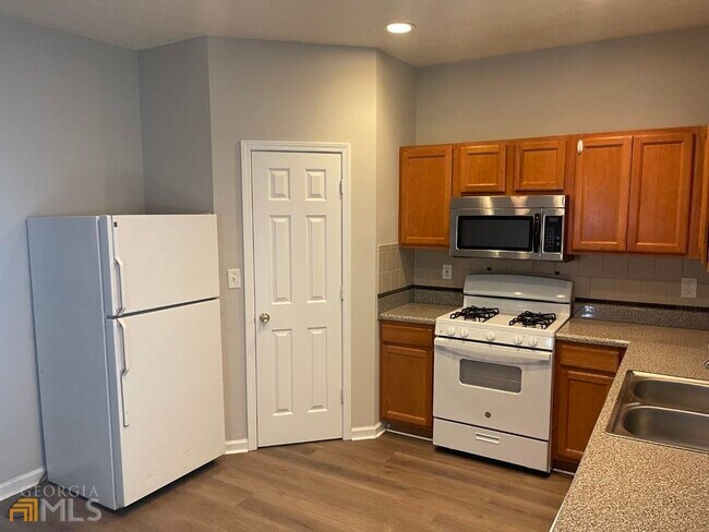 Building Photo - 4014 Carisbrook Dr