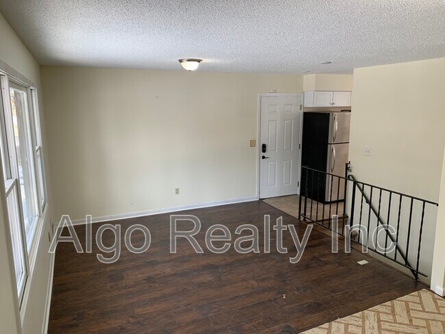 Foto del edificio - 2414 N Ilion Ave