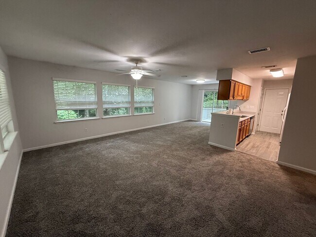 Building Photo - Great Home Off Meridian Road