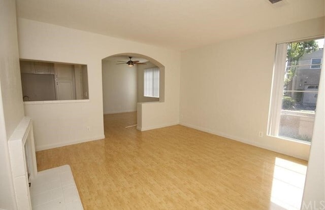 Building Photo - 25 Softwind