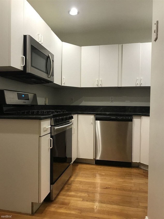 2 br, 1 bath - 385 W Broadway - 2 br, 1 bath  - 385 W Broadway