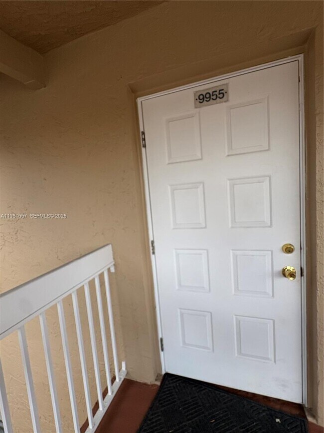 Building Photo - 9955 Twin Lakes Dr