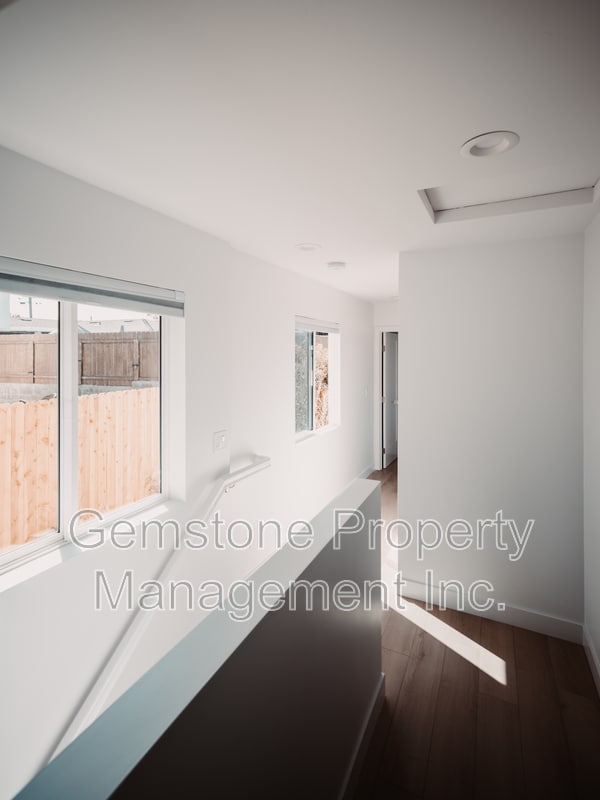 Building Photo - 5263 Tipton St