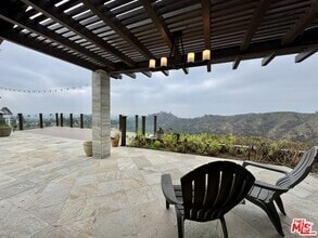 Building Photo - 2255 Westridge Rd