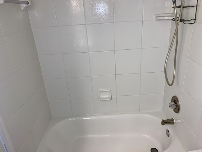 Building Photo - 1710 Deer Path Dr
