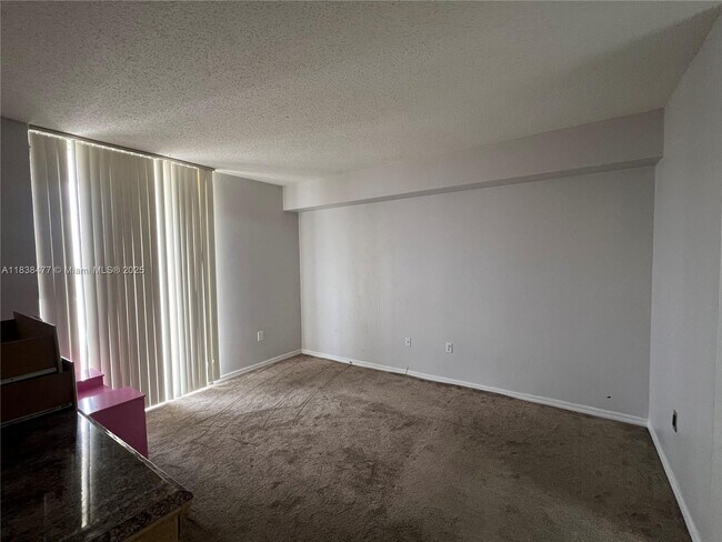 Foto del edificio - 5085 NW 7th St