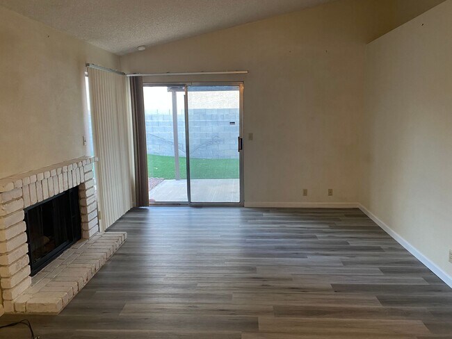 Foto del edificio - Charming Single Story Home in Prime Location