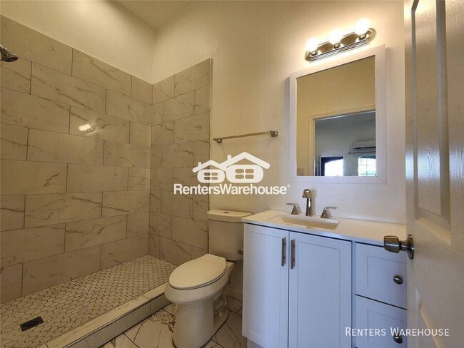 Building Photo - 5027 Creekmont Dr