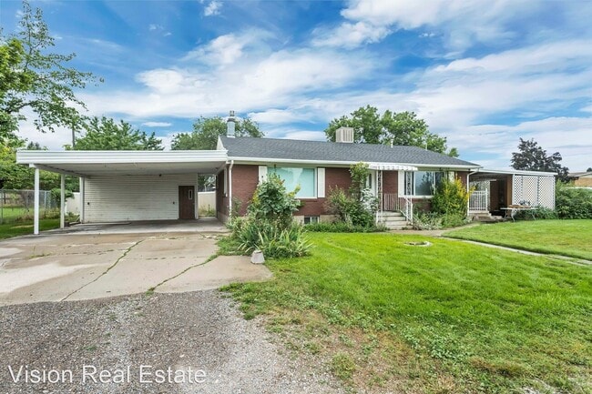 Building Photo - 420 E 600 S