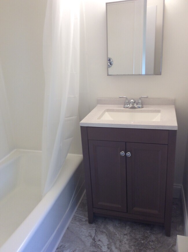 12 Everett St Unit 2, Plainville, MA 02762 Apartments in Plainville