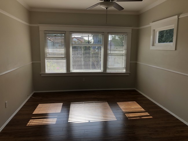 living room - 1329 Kellam Ave