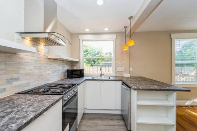Building Photo - 2 bedroom in Seattle WA 98115