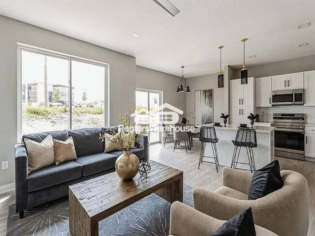 Foto del edificio - 15588 Rocklyn Pl