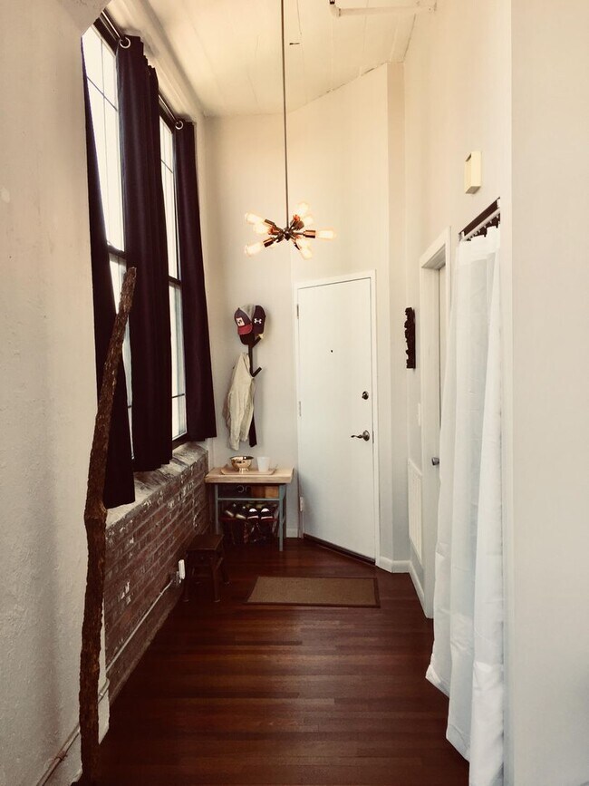 Foto del edificio - 1 Bedroom Apartment in Callowhill Neighbor...