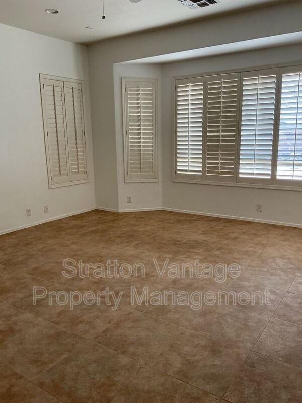 Building Photo - 9811 E Naranja Ave