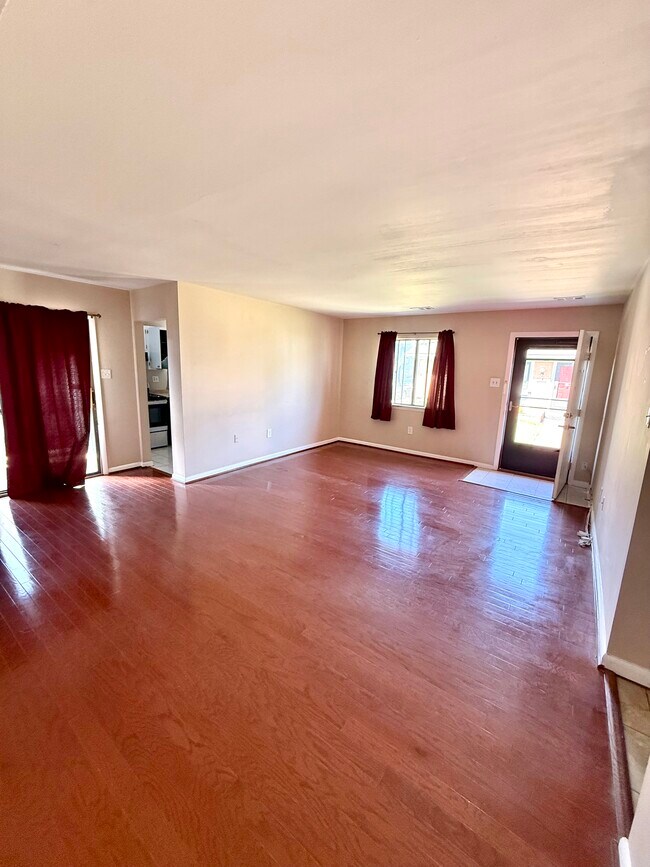 Foto del edificio - 8651 Madera Ct