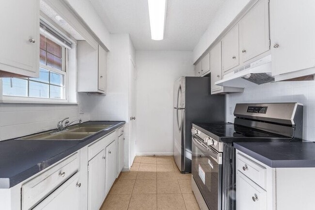 Foto del edificio - 600 W Olive St