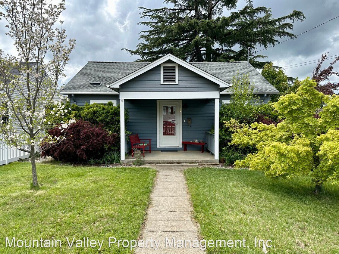 Primary Photo - 2 br, 1 bath House - 364 Clark St