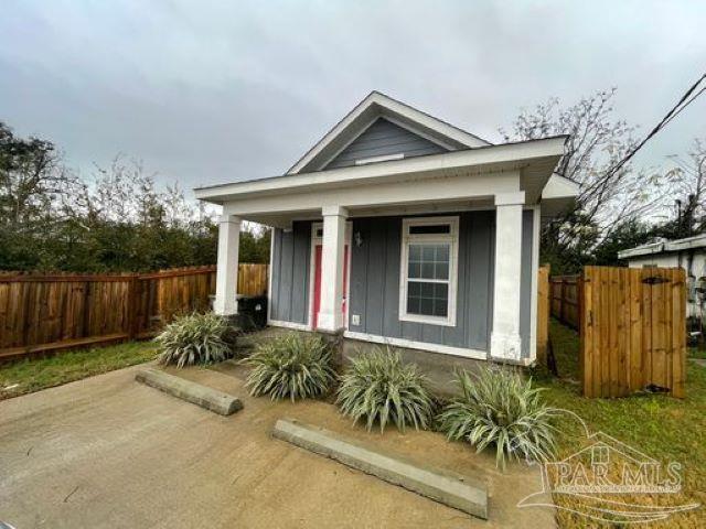 Building Photo - 109 E Texar Dr