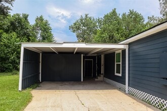 Building Photo - 621 North St