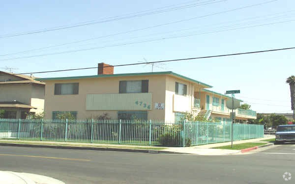 Foto del edificio - 4736 W 118th St