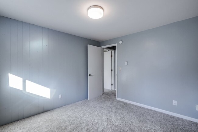 Building Photo - Beautiful 3 Bed, 2 Bath Rental Home in Highland Beaverton Neighborhood!