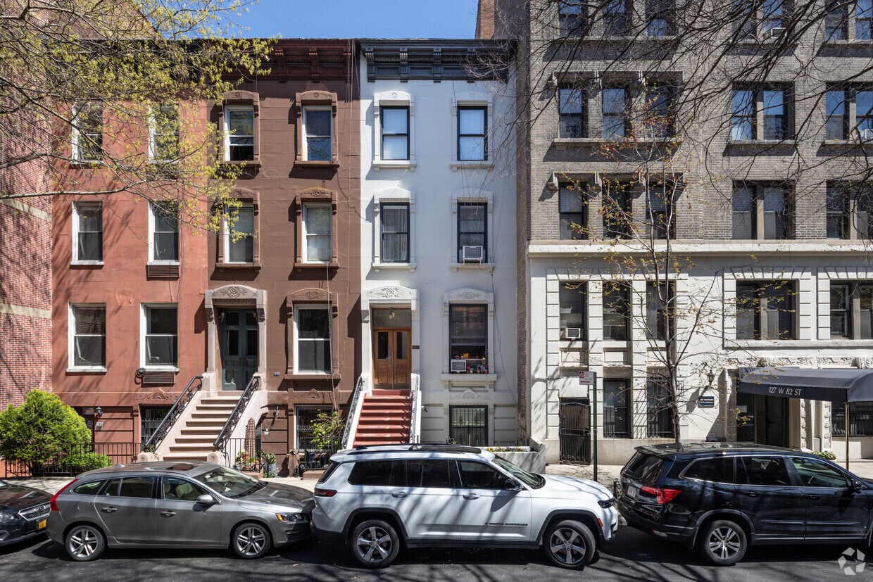 Primary Photo - 131 W 82nd St
