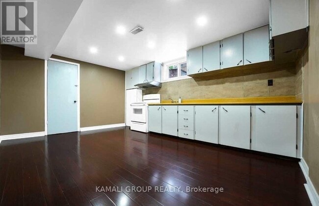 Building Photo - 68 Rosehill Blvd