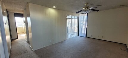 Building Photo - 625 600 W