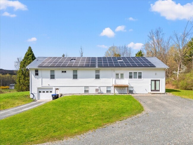 Foto del edificio - 1205 Tracy Creek Rd