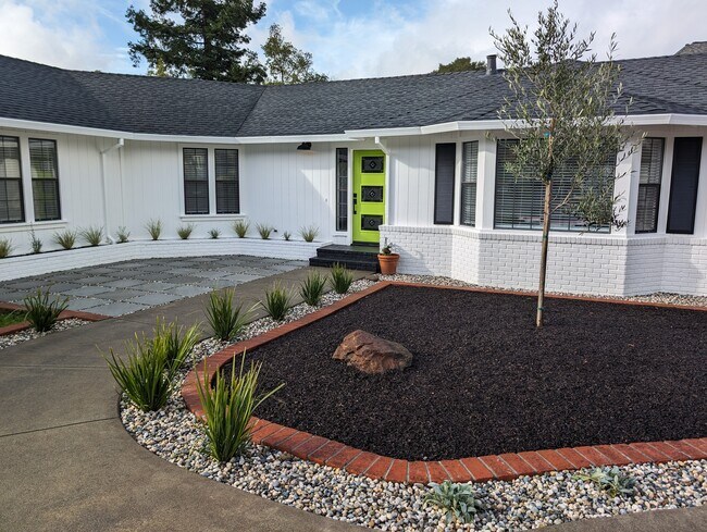 Building Photo - 4977 Hoen Ave