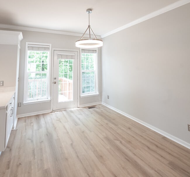 Building Photo - Room in Townhome on Duvalla Ave