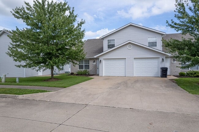 Foto del edificio - 2612-2614 Northampton Dr.