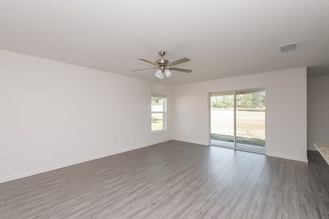 Foto del edificio - 8825 Southern Charm Cir