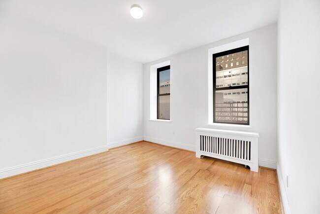 Foto del edificio - 426 W 49th St