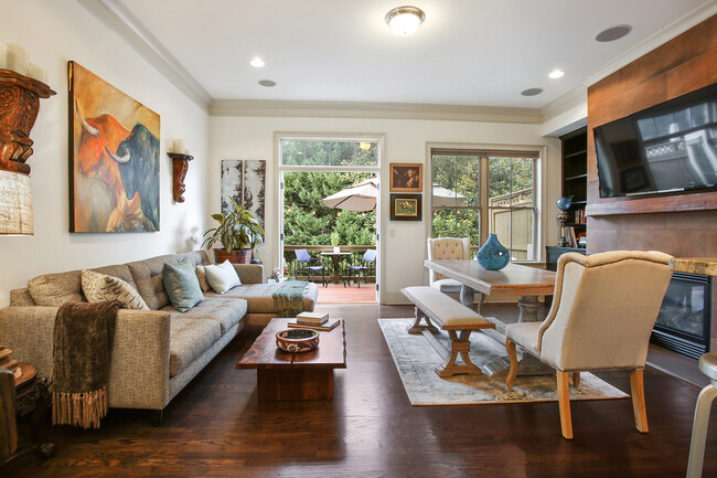 Building Photo - 579 Ansley Cir NE