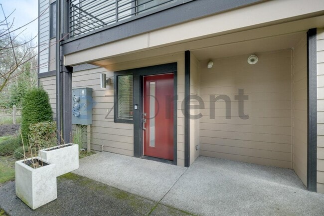 Building Photo - Unit K1