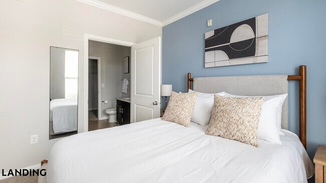 Foto del edificio - 14807 Woodland Hills Dr