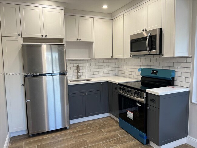 Foto del edificio - 1136 SW 12th Ct
