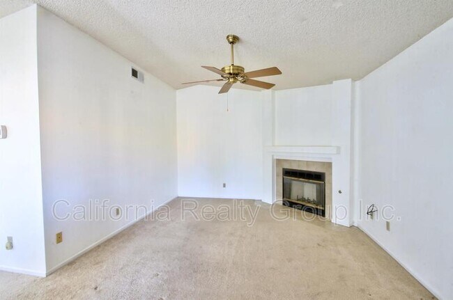 Foto del edificio - 2651 La Brea Ave