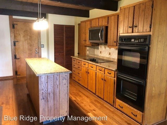 Building Photo - 5 br, 3.5 bath House - 14 Compton