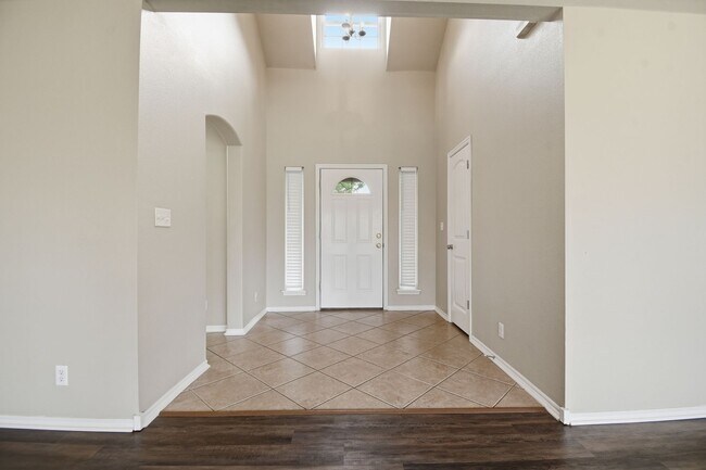 Building Photo - 3 Bed | 2 Bath | Jenks | Available Now